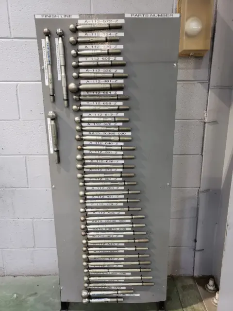 Torneado CNC de piezas de la columna de dirección de vehículos Toyota, en una planta de producción de la marca en EEUU